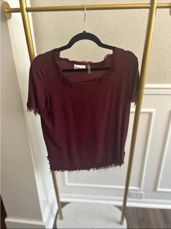 Frayed Edge Short Sleeve Top in Burgundy - Picture 5 of 5